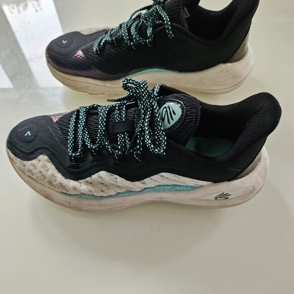 Shoes (Used) Steph Curry & bonus Air Jordan - Picture 6 of 12